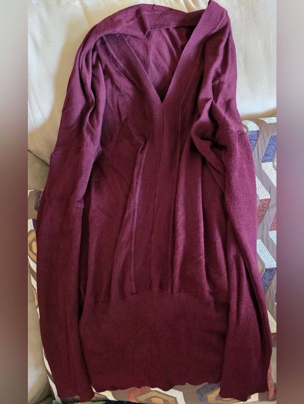 Burgundy Vneck Sweater Suzy Shier Sz M